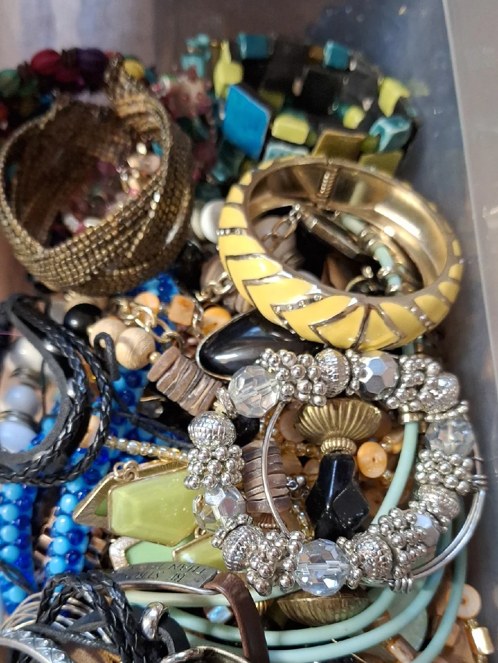 40 LOT NECKLACES & BRACELETS Bundles Bohemian Hippie FLIRT GREAT Variety